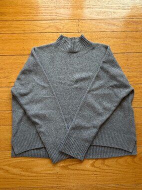 Uniqlo Gray Souffle Yarn Mock Neck Sweater Medium